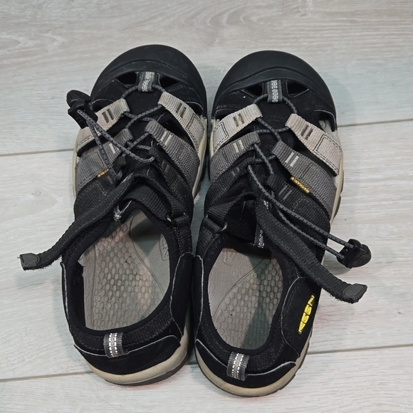 Keen Mens Outdoor Hiking Fisherman Whisper Sandals shoes sz 6 main image 4